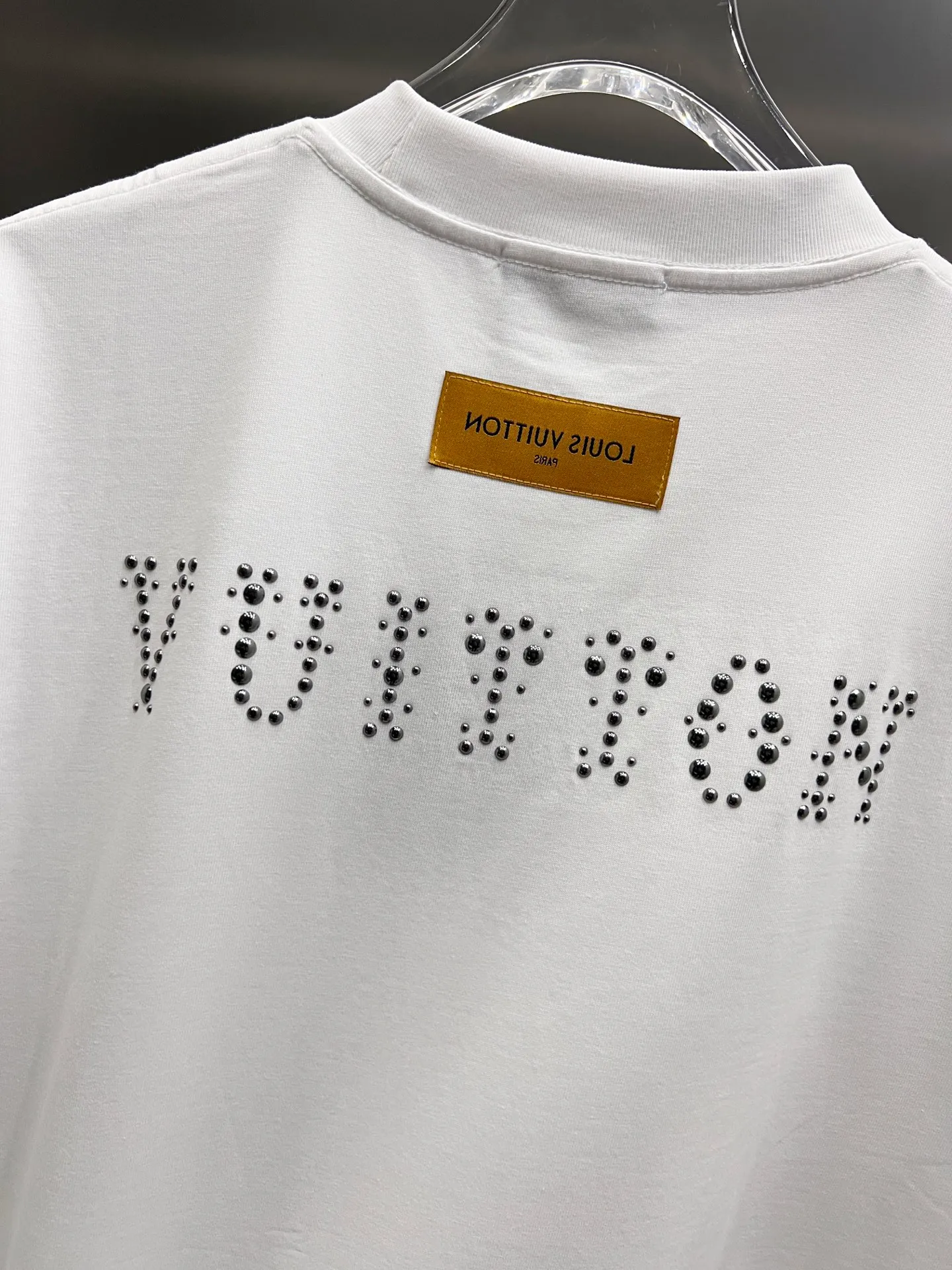 🅿️190 1v Louis* 2025 autumn and winter new style classic letter three-dimensional craft design high-end version! Highly breathable and comfortable, customized double yarn plain cotton fabric. Short-sleeved T-shirt. Same style for men and women. Sizes S M L XL XXL Five sizes black white